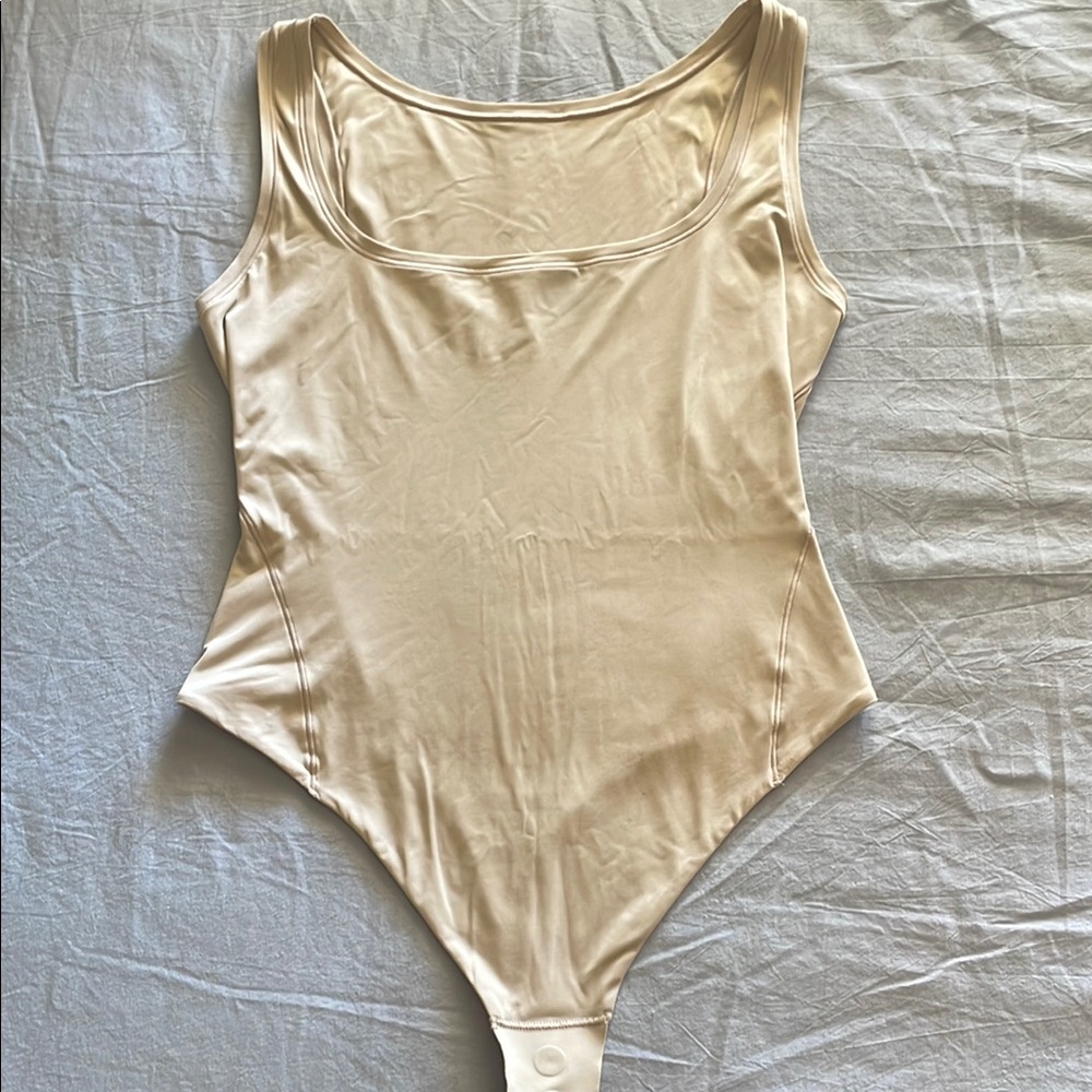 Lululemon Bodysuit - Picture 2 of 7